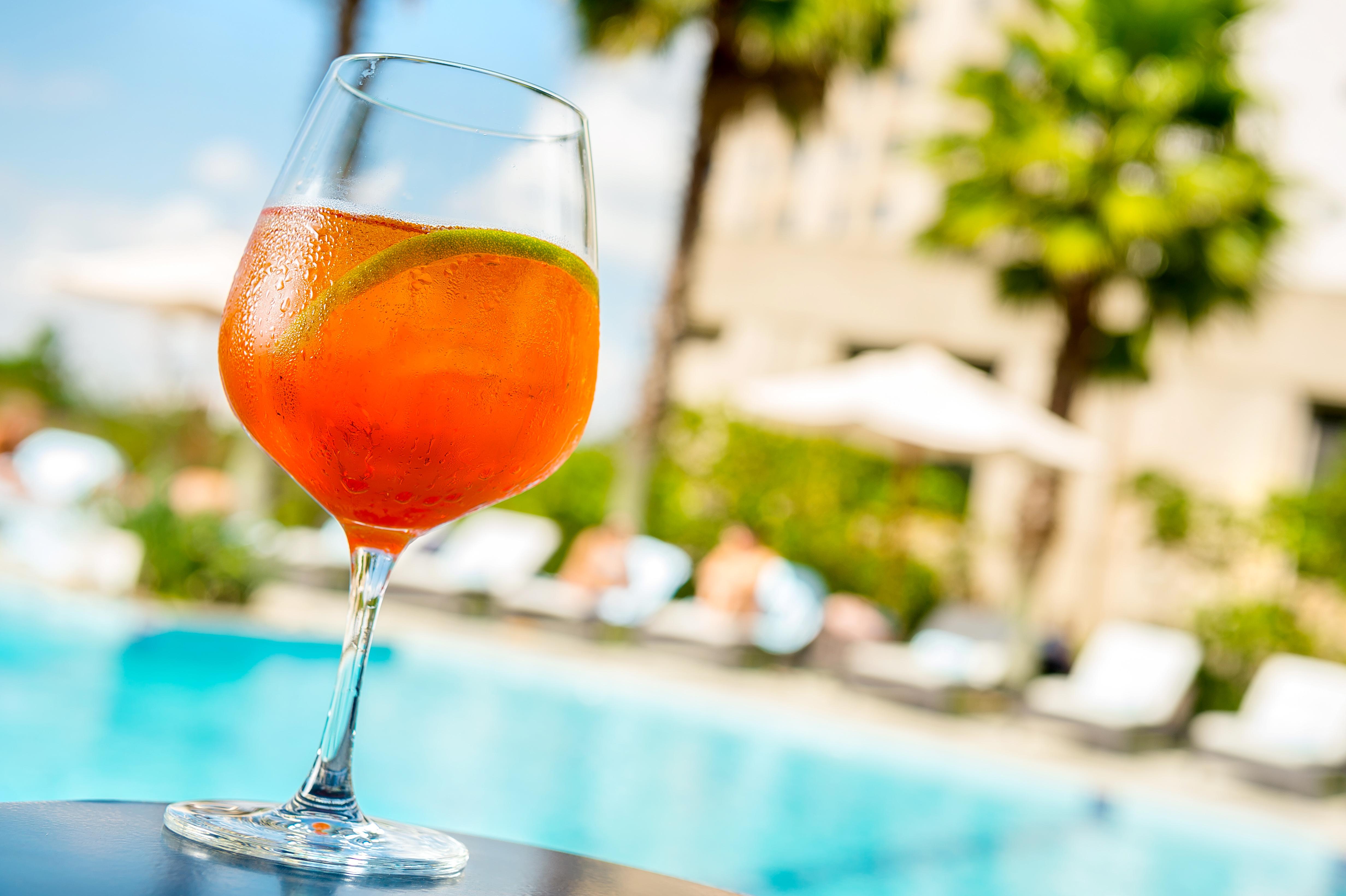 Hotel Pullman Sao Paulo Guarulhos Airport Zewnętrze zdjęcie A glass of Aperol Spritz