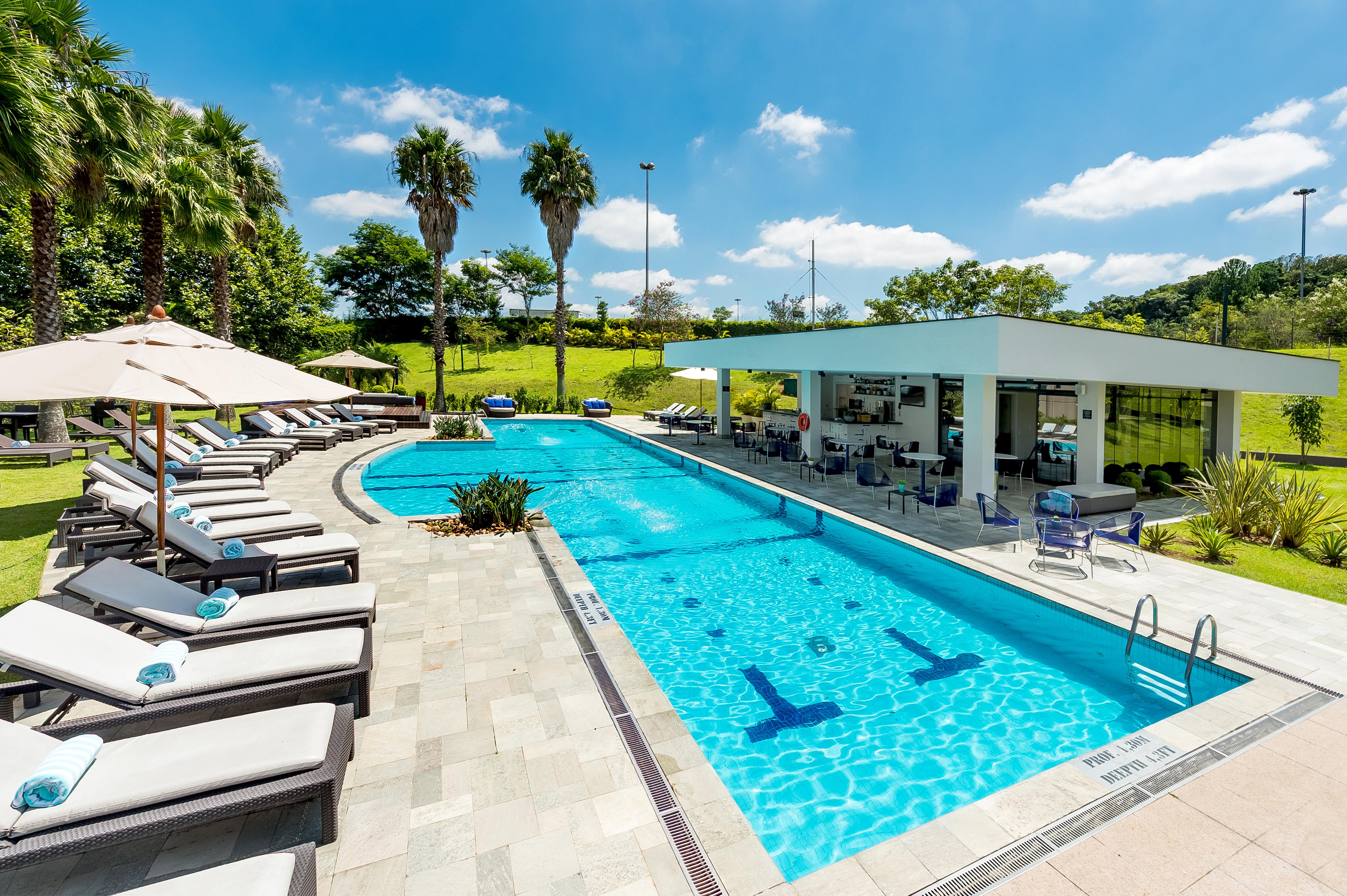 Hotel Pullman Sao Paulo Guarulhos Airport Zewnętrze zdjęcie The swimming pool at the hotel